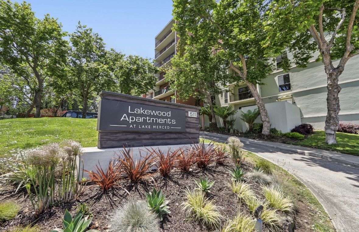 Lakewood Apartments At Lake Merced photo 2